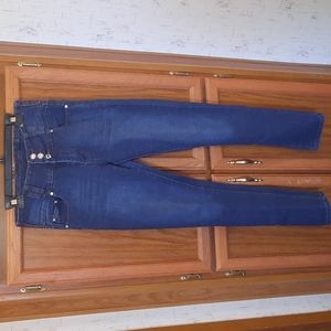 Minerva Straight Legged Jeans